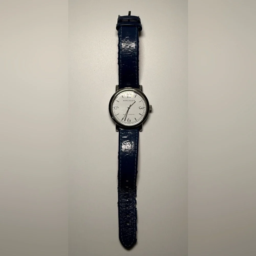 Anne Klein Silver Tone MOP Dial Watch blue needs new battery’s